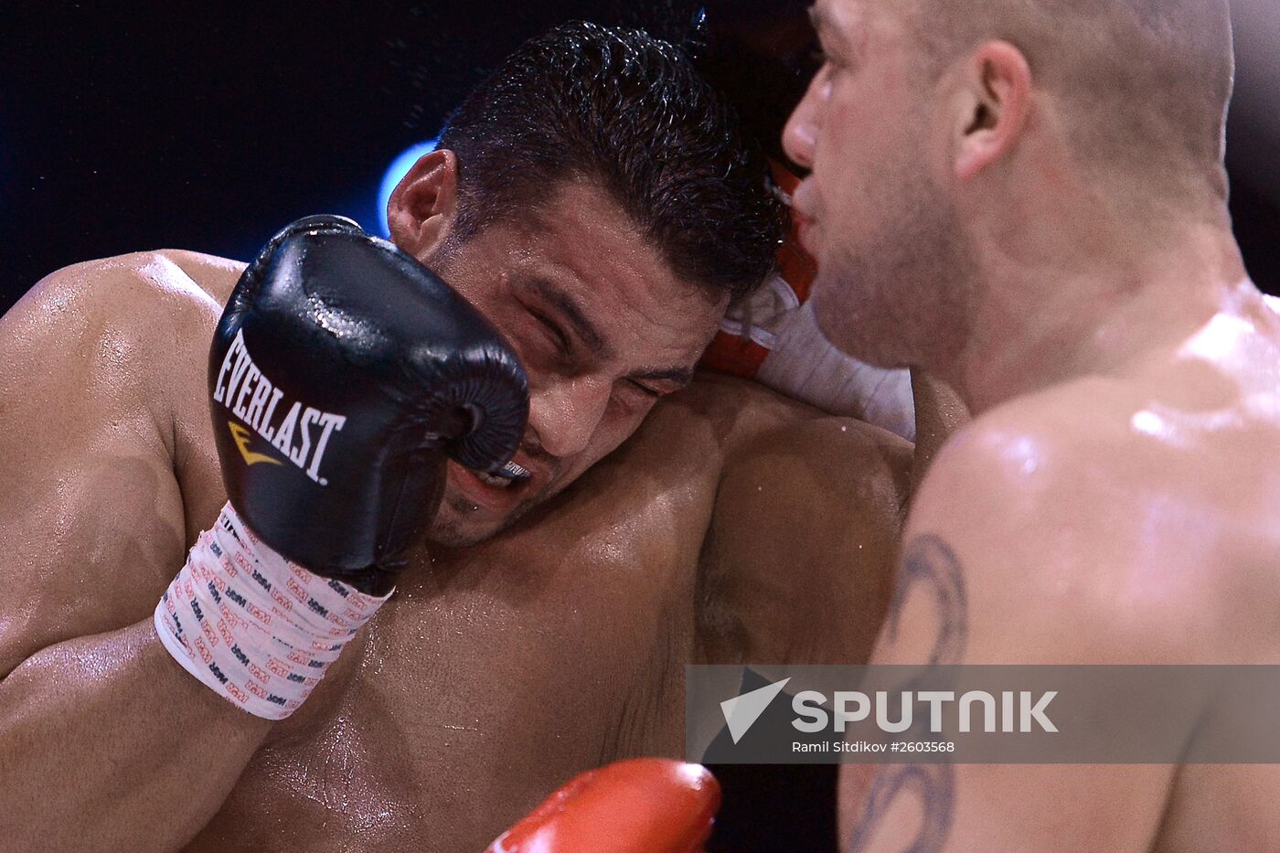 Boxing. Denis Lebedev vs. Youri Kalenga