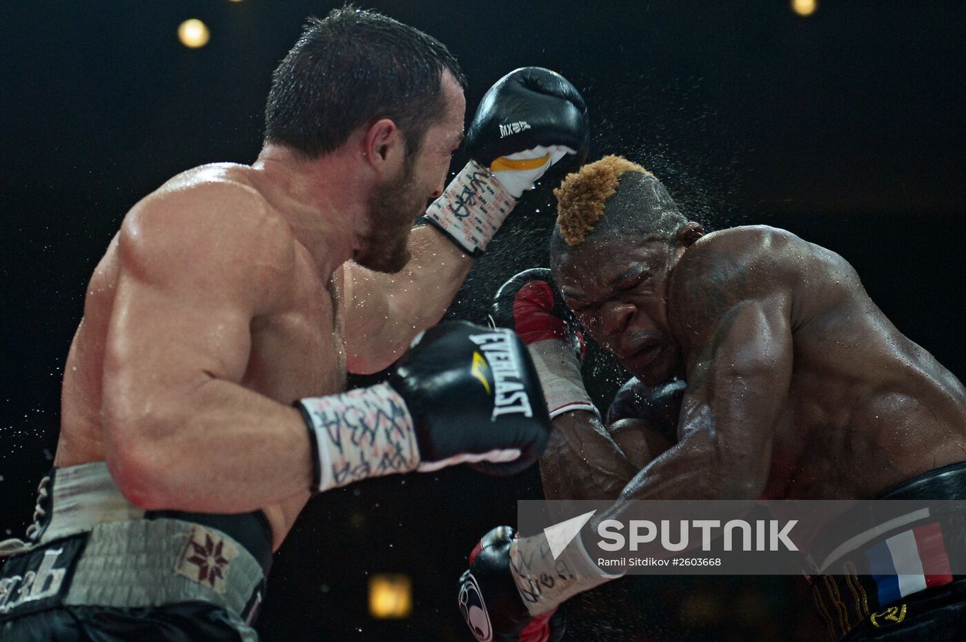 Boxing. Denis Lebedev vs. Youri Kalenga