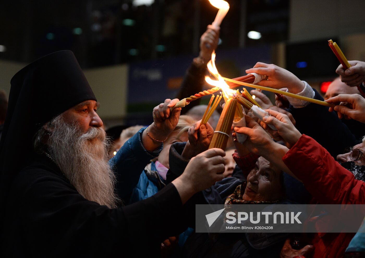 Holy Fire delivered to Moscow from Jerusalem