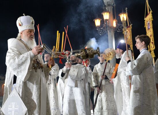 Easter Vigil at Cathedral of Christ the Saviour in Moscow