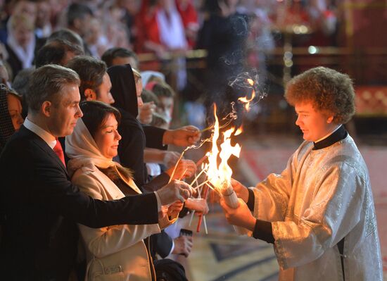 Easter service in Moscow's Cathedral of Christ the Savior