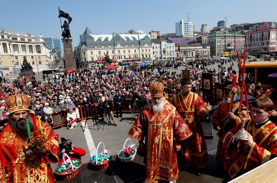 Easter procession and prayer in Vladivostok