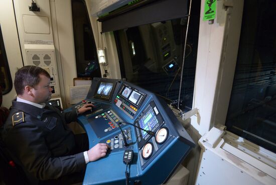New metro railcars presented in Moscow