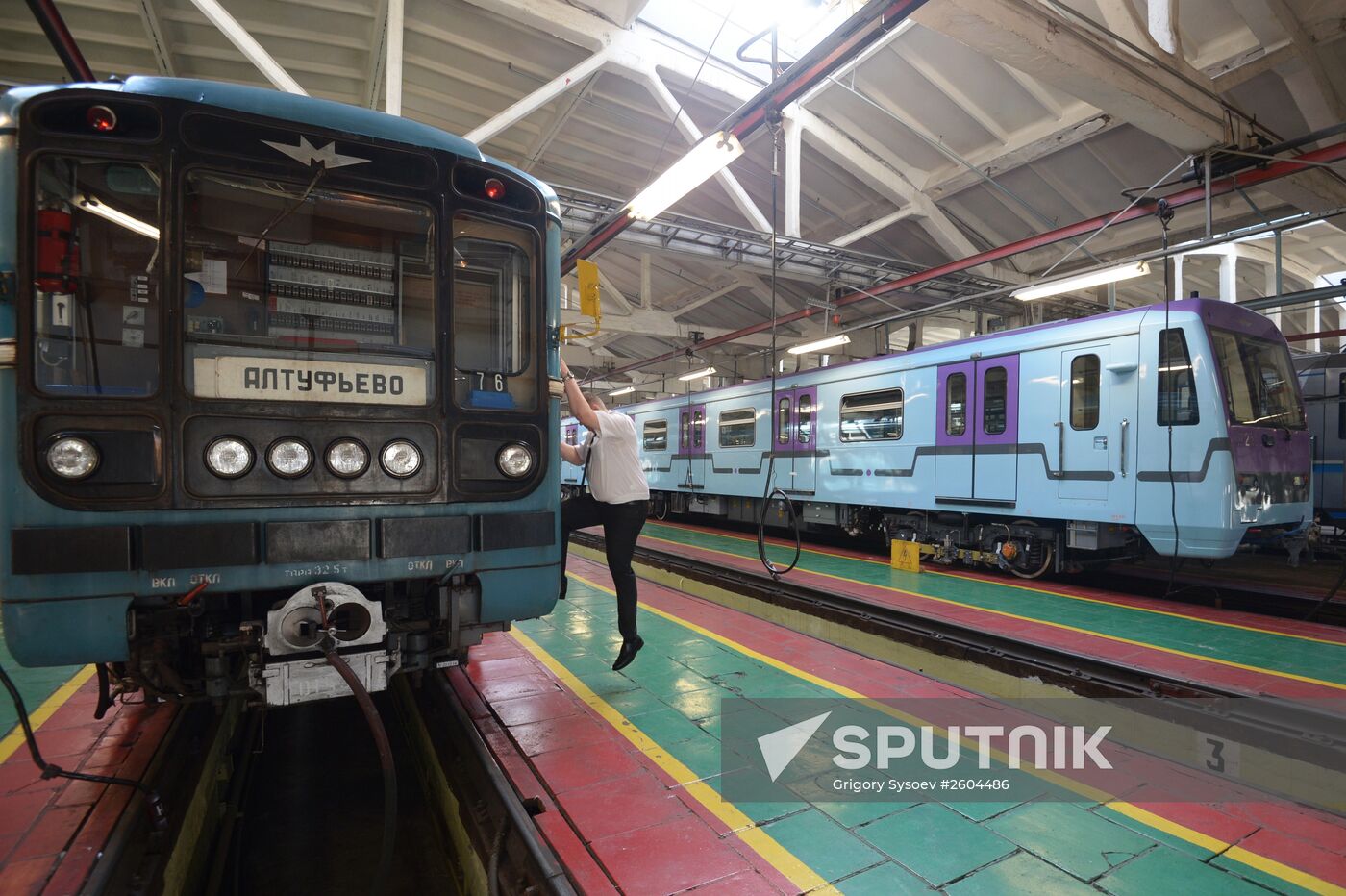 New metro railcars presented in Moscow