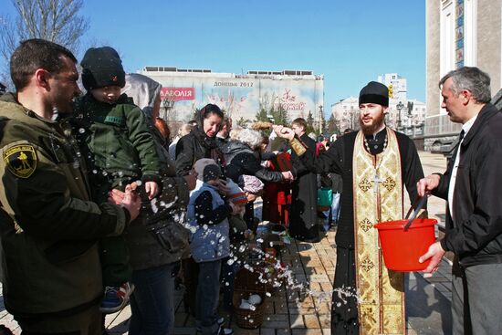 Orthodox Easter celebrated in Donetsk