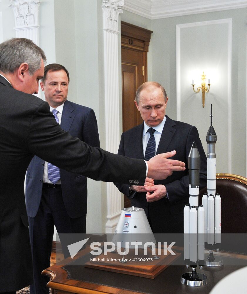 Russian President Vladimir Putin met with Deputy Prime Minister Dmitry Rogozin and Roscosmos Head Igor Komarov