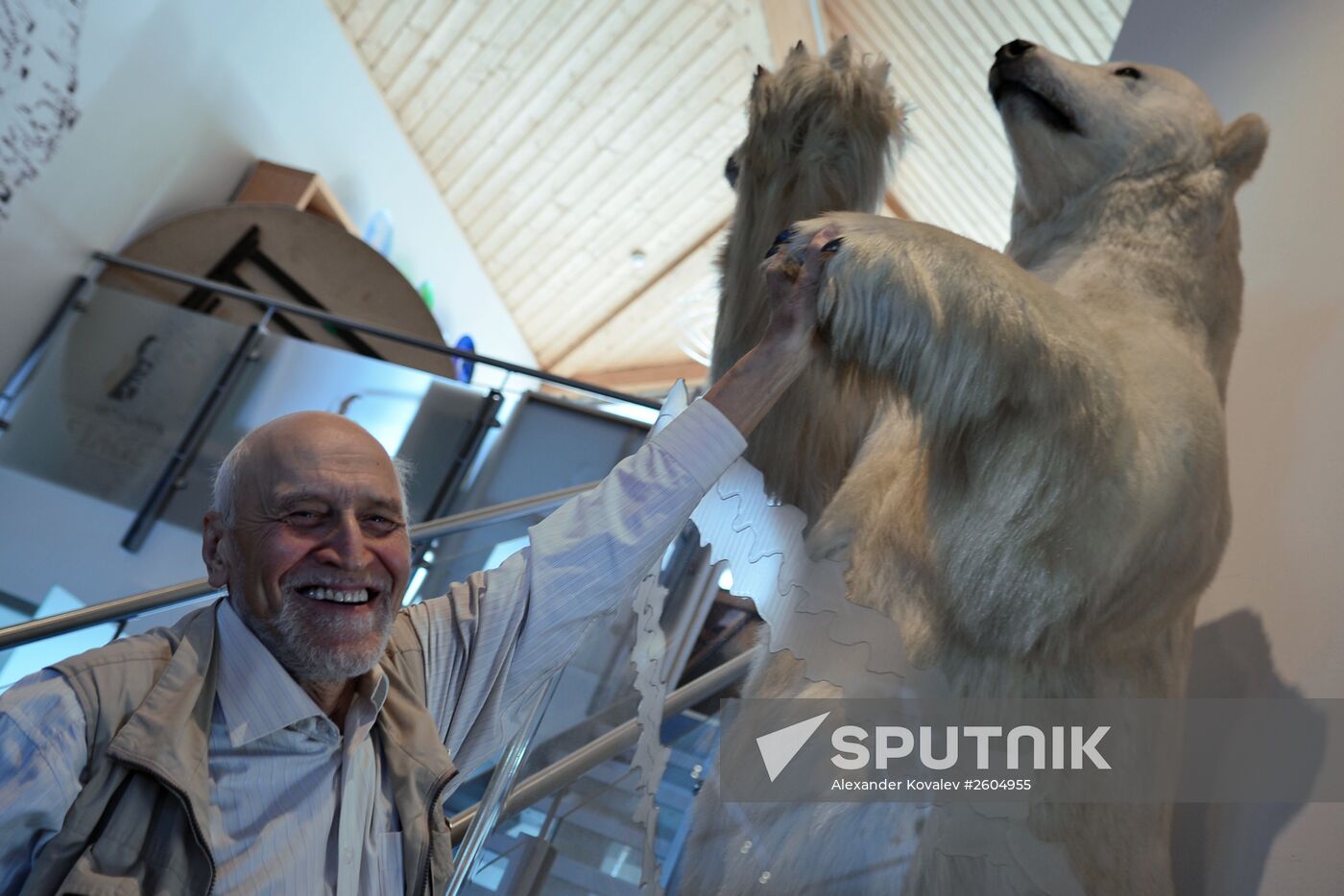 High-latitude expedition to Spitsbergen (Svalbard) under Arctic-2015 project