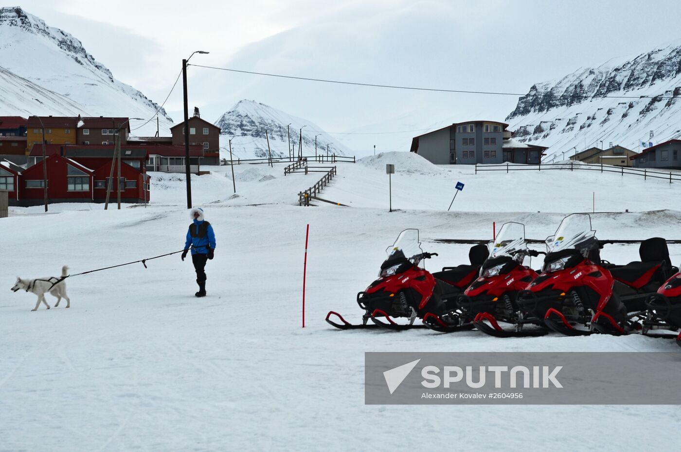 High-latitude expedition to Spitsbergen (Svalbard) under Arctic-2015 project