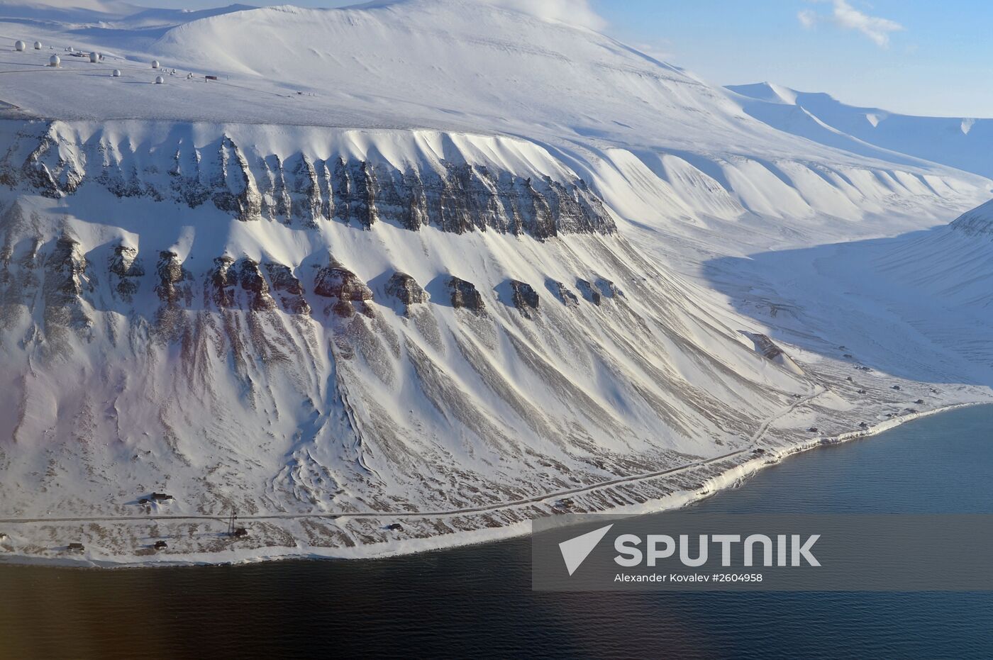 High-latitude expedition to Spitsbergen (Svalbard) under Arctic-2015 project