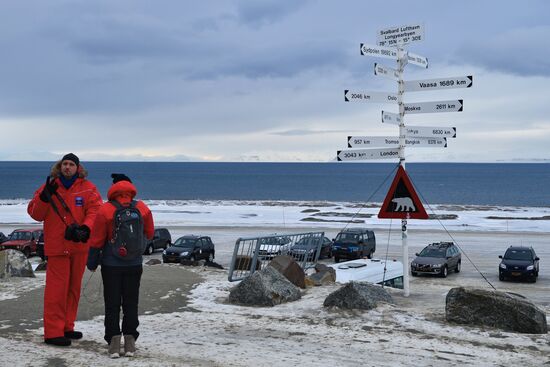 High-latitude expedition to Spitsbergen (Svalbard) under Arctic-2015 project