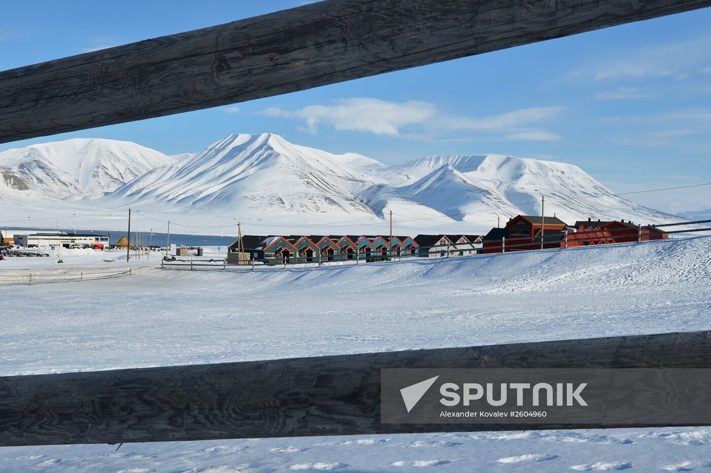 High-latitude expedition to Spitsbergen (Svalbard) under Arctic-2015 project