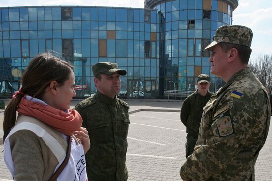 OSCE mission visit vicinities of Peski settlement in Donetsk Region