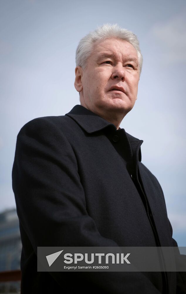 S.Sobyanin inspects construction of overpass over Smolensk direction of Moscow Railways