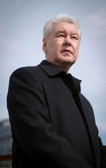 S.Sobyanin inspects construction of overpass over Smolensk direction of Moscow Railways