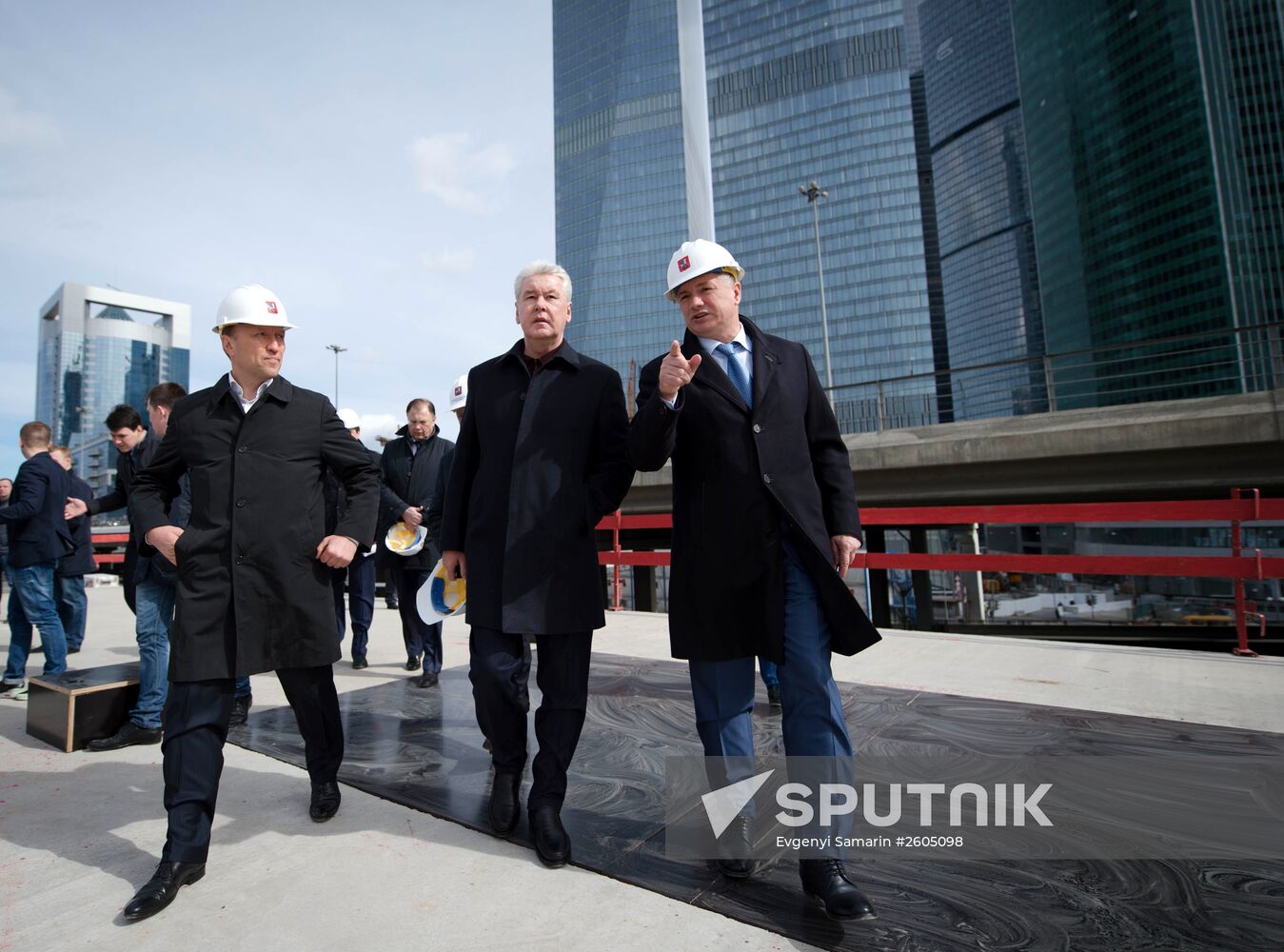 S.Sobyanin inspects construction of overpass over Smolensk direction of Moscow Railways