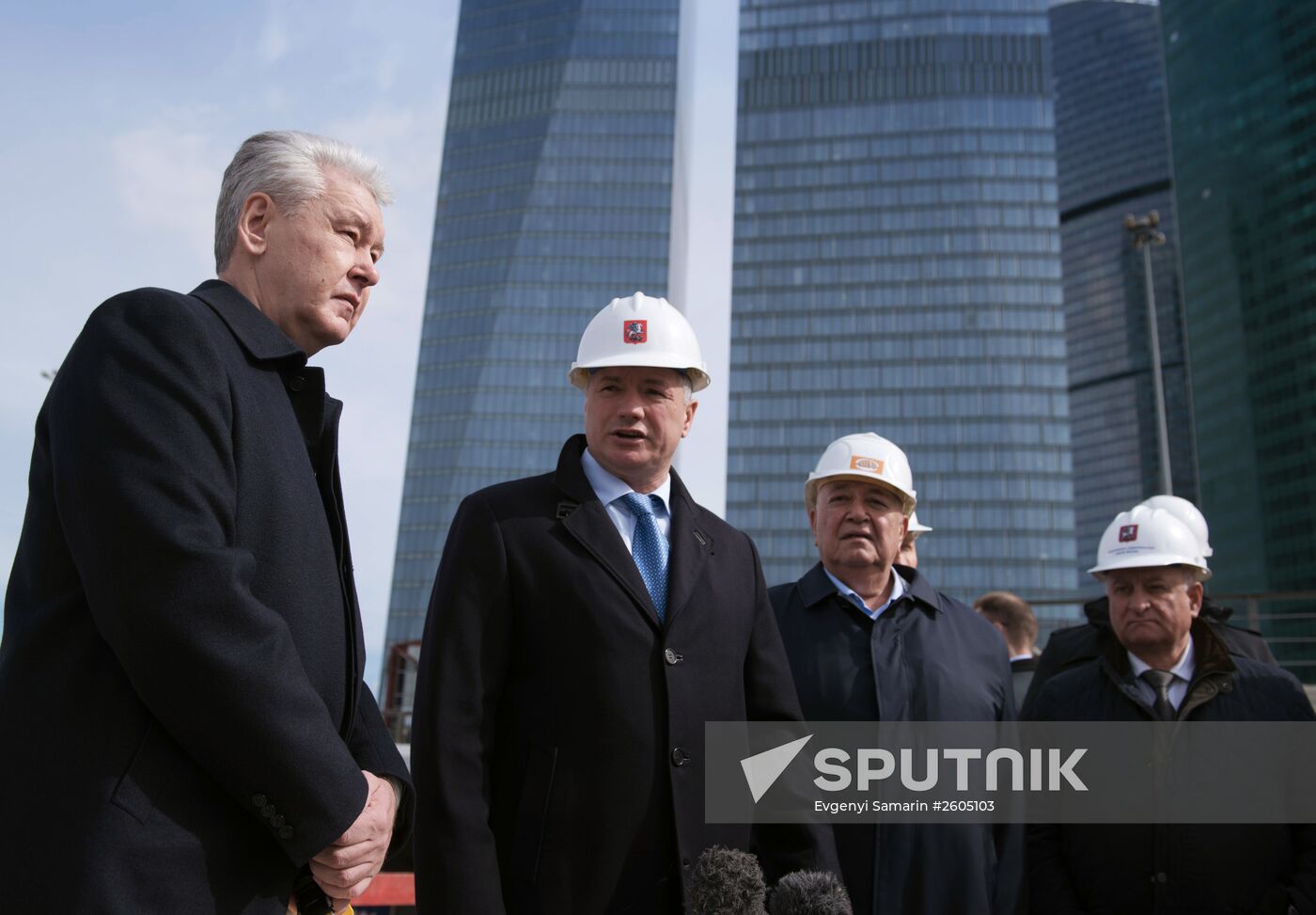 S.Sobyanin inspects construction of overpass over Smolensk direction of Moscow Railways