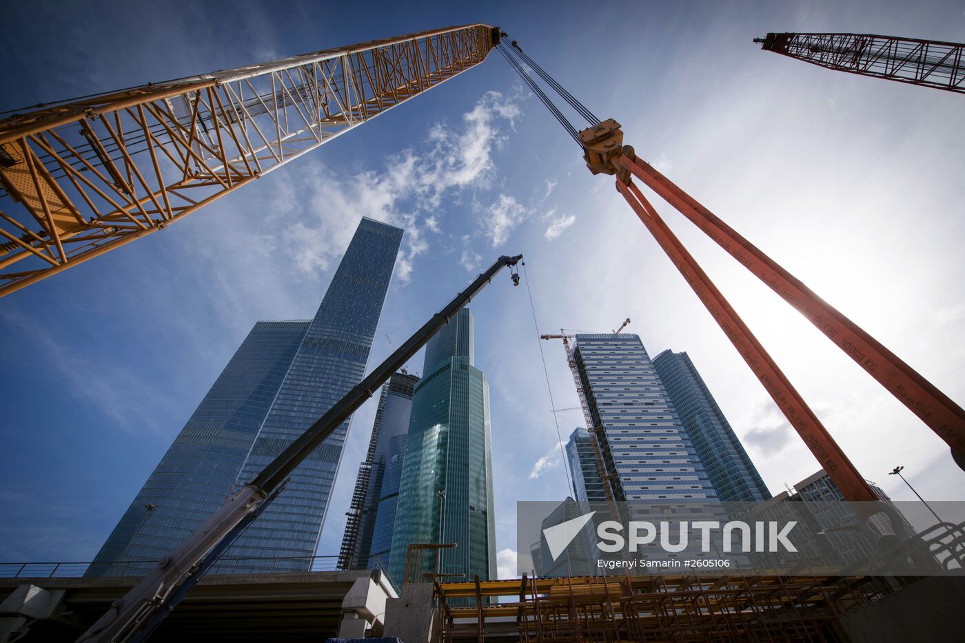S.Sobyanin inspects construction of overpass over Smolensk direction of Moscow Railways