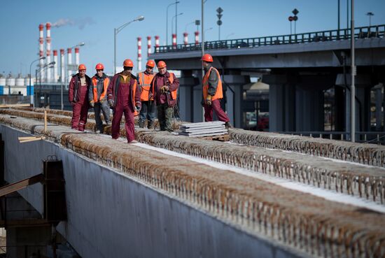 S.Sobyanin inspects construction of overpass over Smolensk direction of Moscow Railways