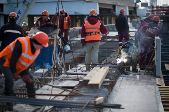 S.Sobyanin inspects construction of overpass over Smolensk direction of Moscow Railways