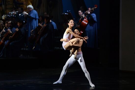 Premiere of Vladimir Vasilyev's play "Dona nobis pacem"