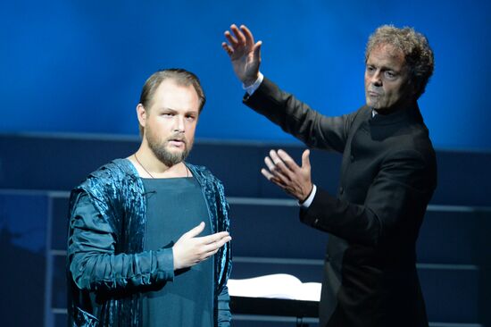 Premiere of Vladimir Vasilyev's production of play "Dona nobis pacem"