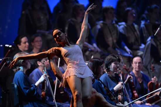 Premiere of Vladimir Vasilyev's production of play "Dona nobis pacem"