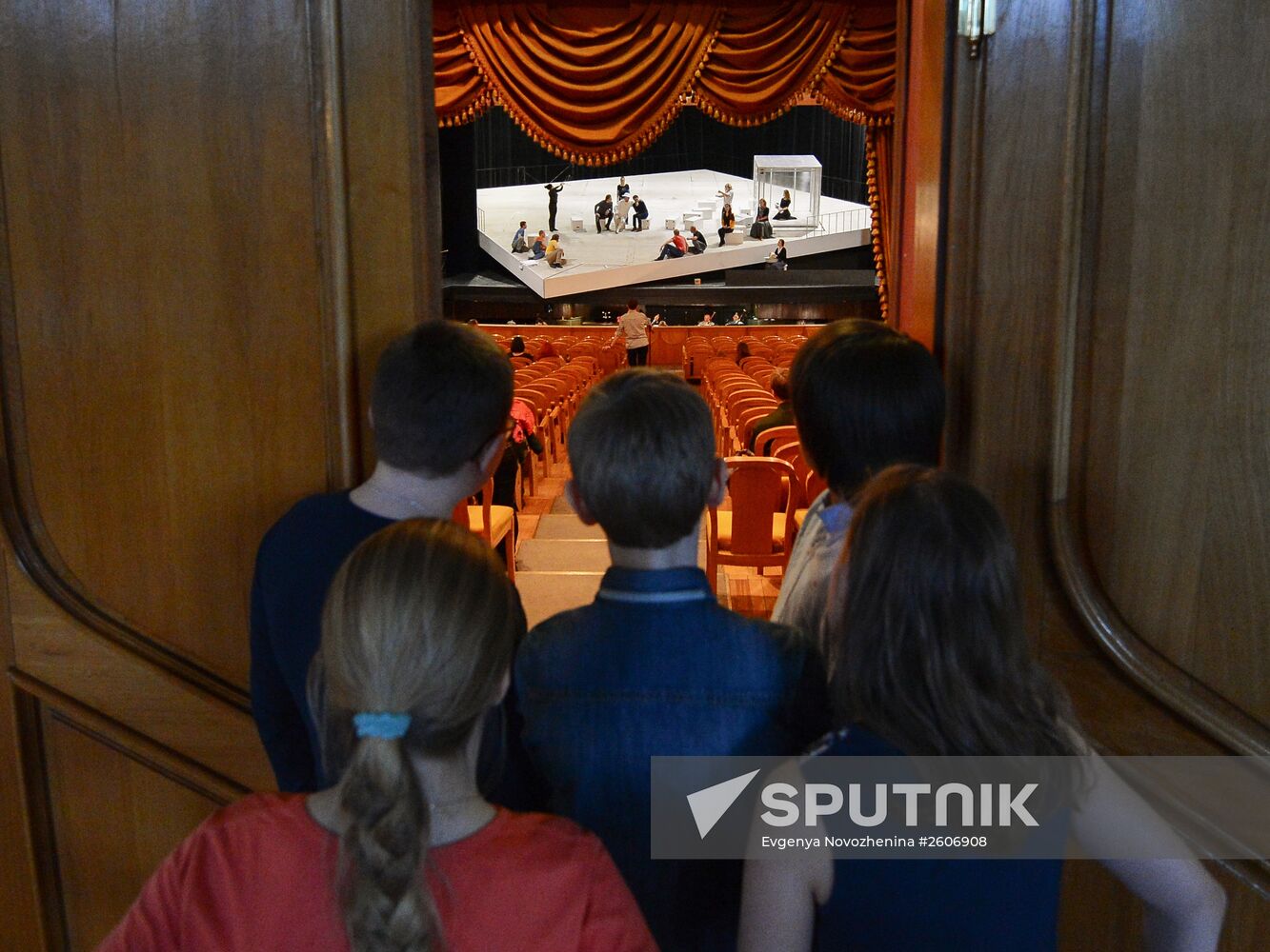 Tour of New Opera theater for students