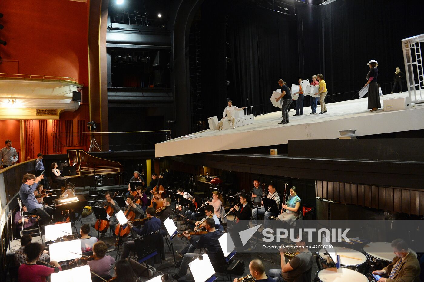 Tour of New Opera theater for students