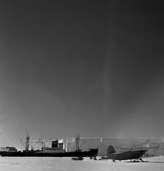 Expedition to the Antarctic