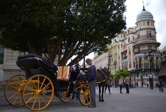 Cities of the world. Seville