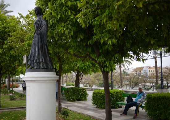 Cities of the world. Seville