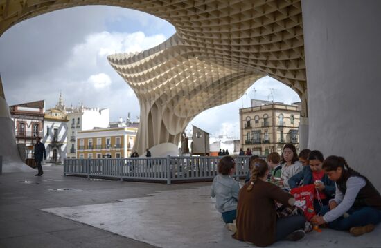 Cities of the world. Seville