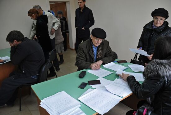 Issuing official papers for wildfire victims in Trans-Baikal Territory