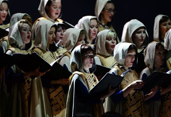 Dress rehearsal of "Dona Nobis Pacem" in Bolshoi Theater