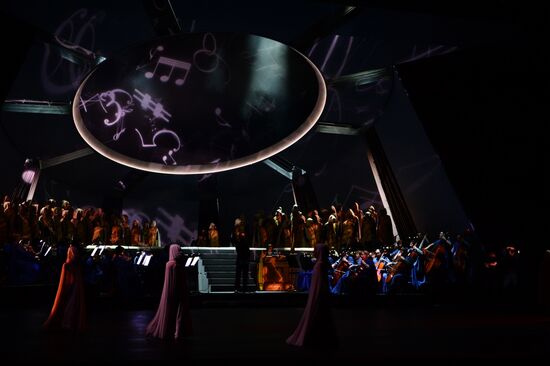 Dress rehearsal of "Dona Nobis Pacem" in Bolshoi Theater