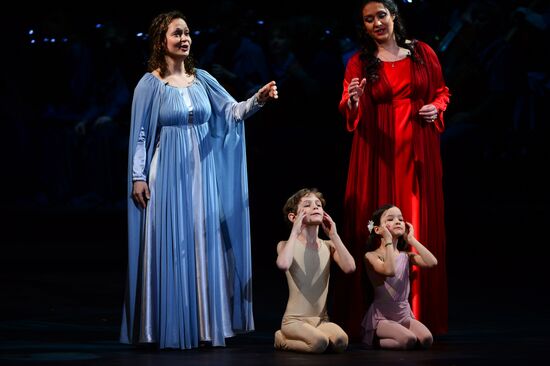 Dress rehearsal of "Dona Nobis Pacem" in Bolshoi Theater