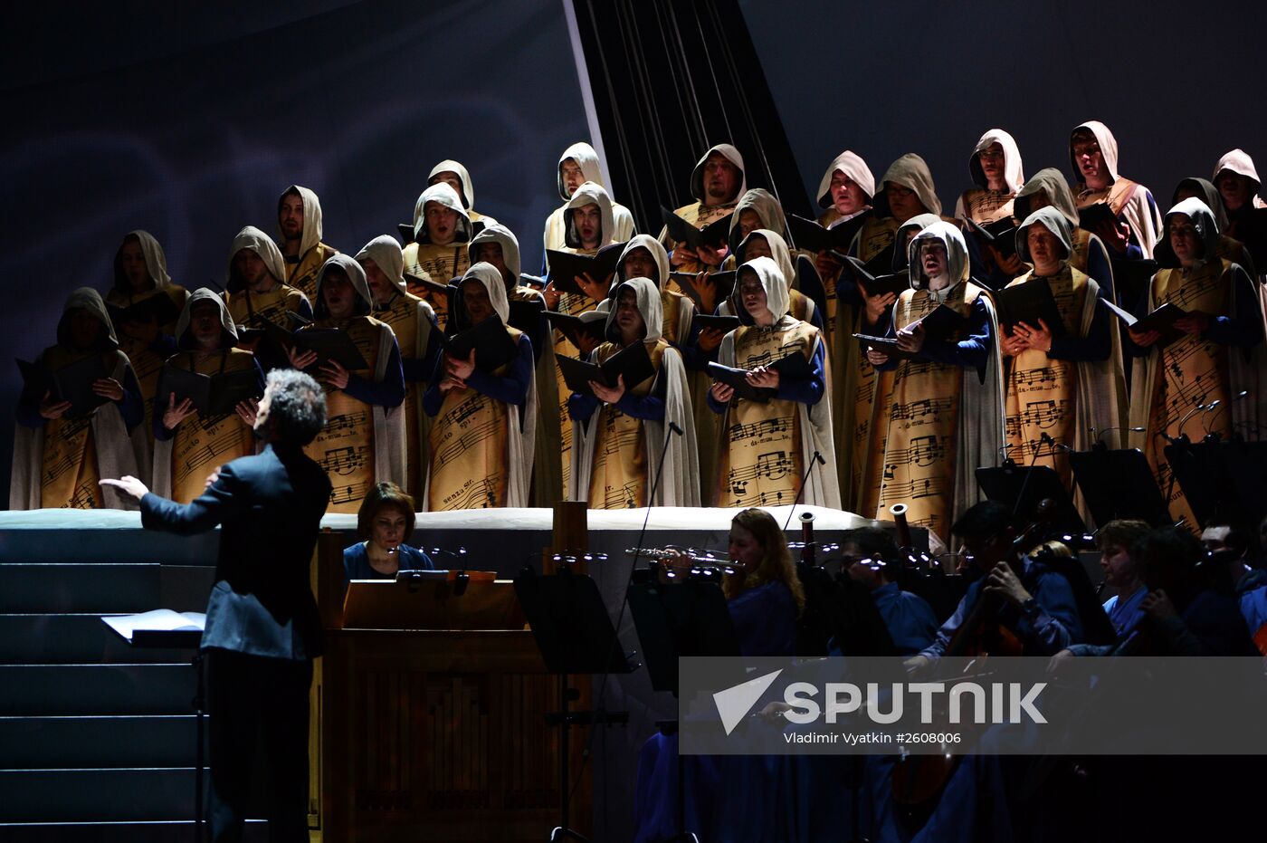 Dress rehearsal of "Dona Nobis Pacem" in Bolshoi Theater