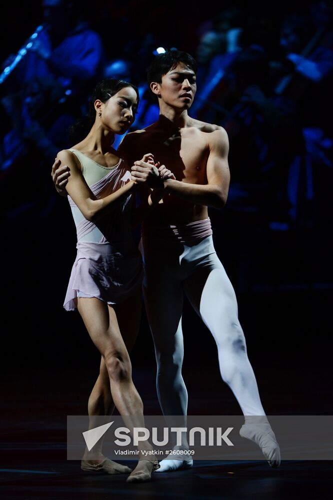 Dress rehearsal of "Dona Nobis Pacem" in Bolshoi Theater