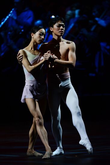 Dress rehearsal of "Dona Nobis Pacem" in Bolshoi Theater
