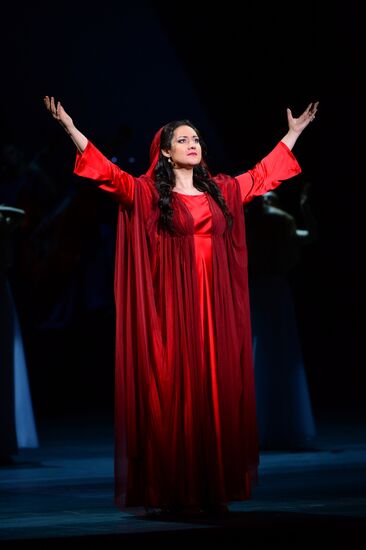 Dress rehearsal of "Dona Nobis Pacem" in Bolshoi Theater