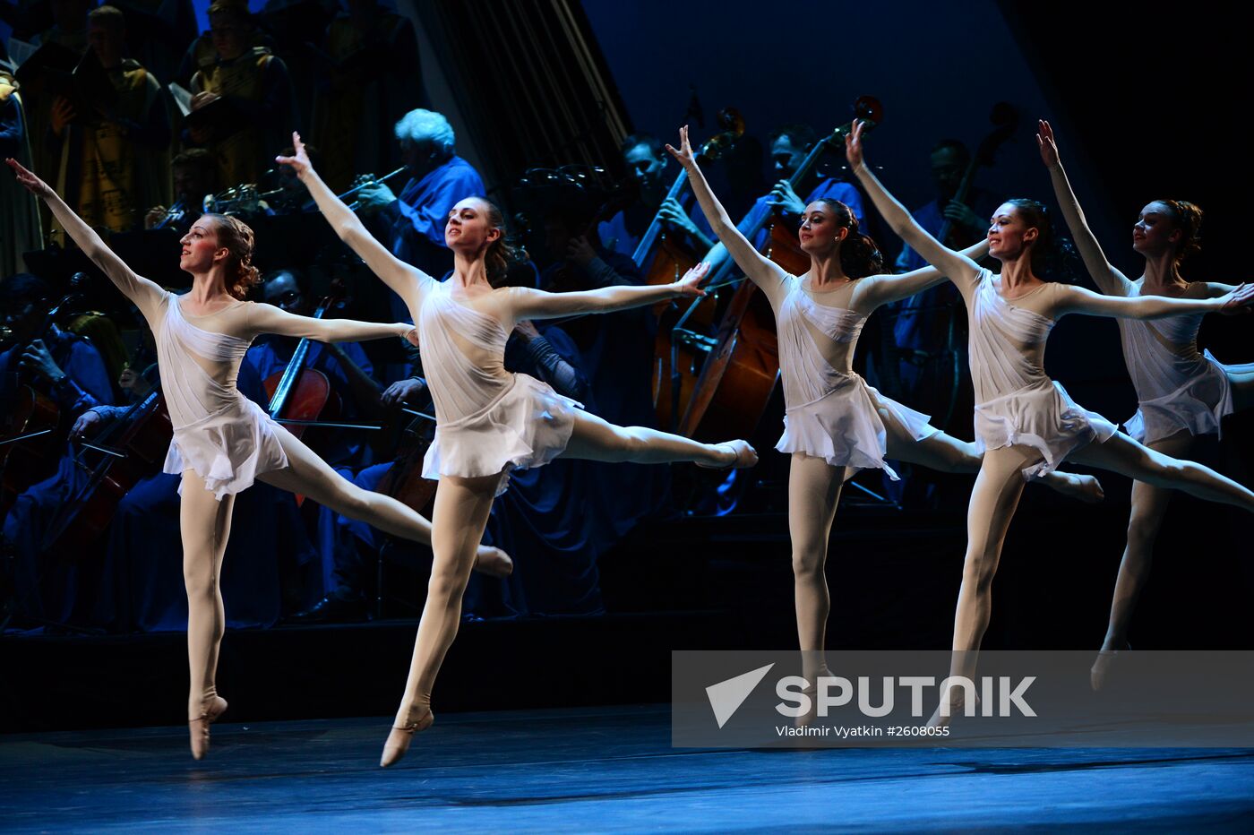 Dress rehearsal of "Dona Nobis Pacem" in Bolshoi Theater