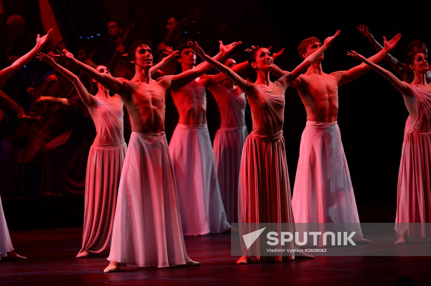 Dress rehearsal of "Dona Nobis Pacem" in Bolshoi Theater