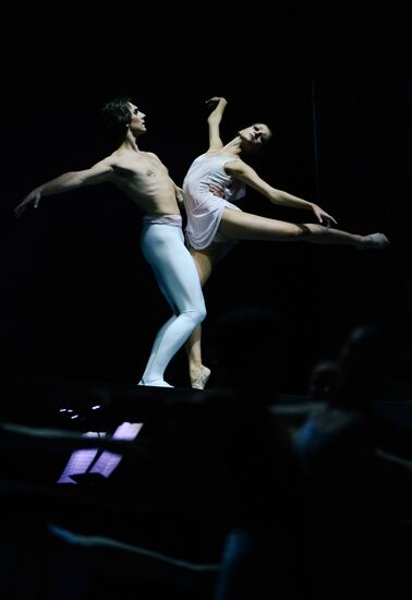 Dress rehearsal of "Dona Nobis Pacem" in Bolshoi Theater