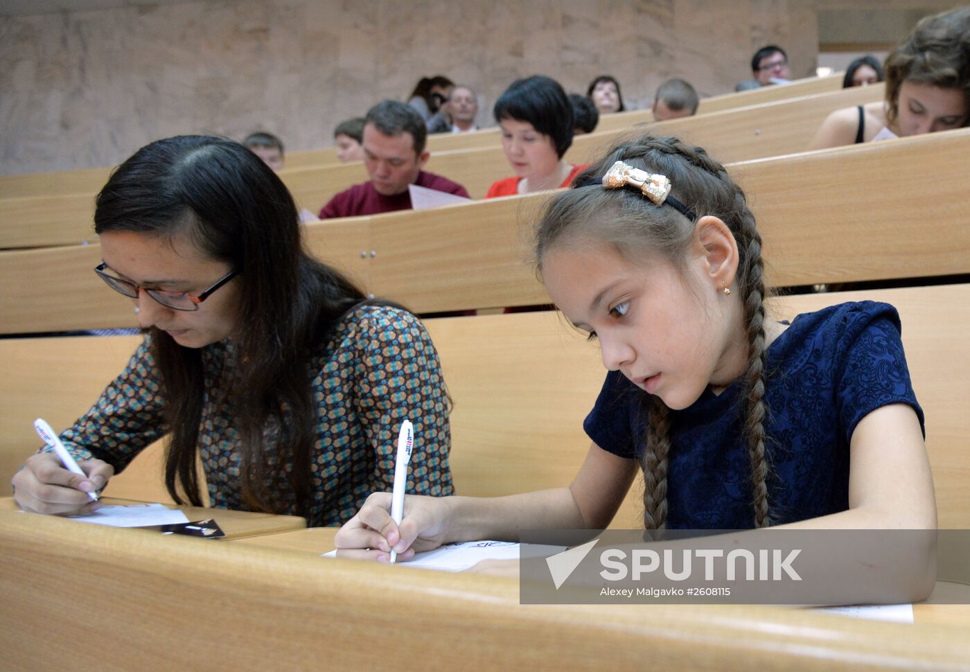 Total Dictation 2015 international educational campaign