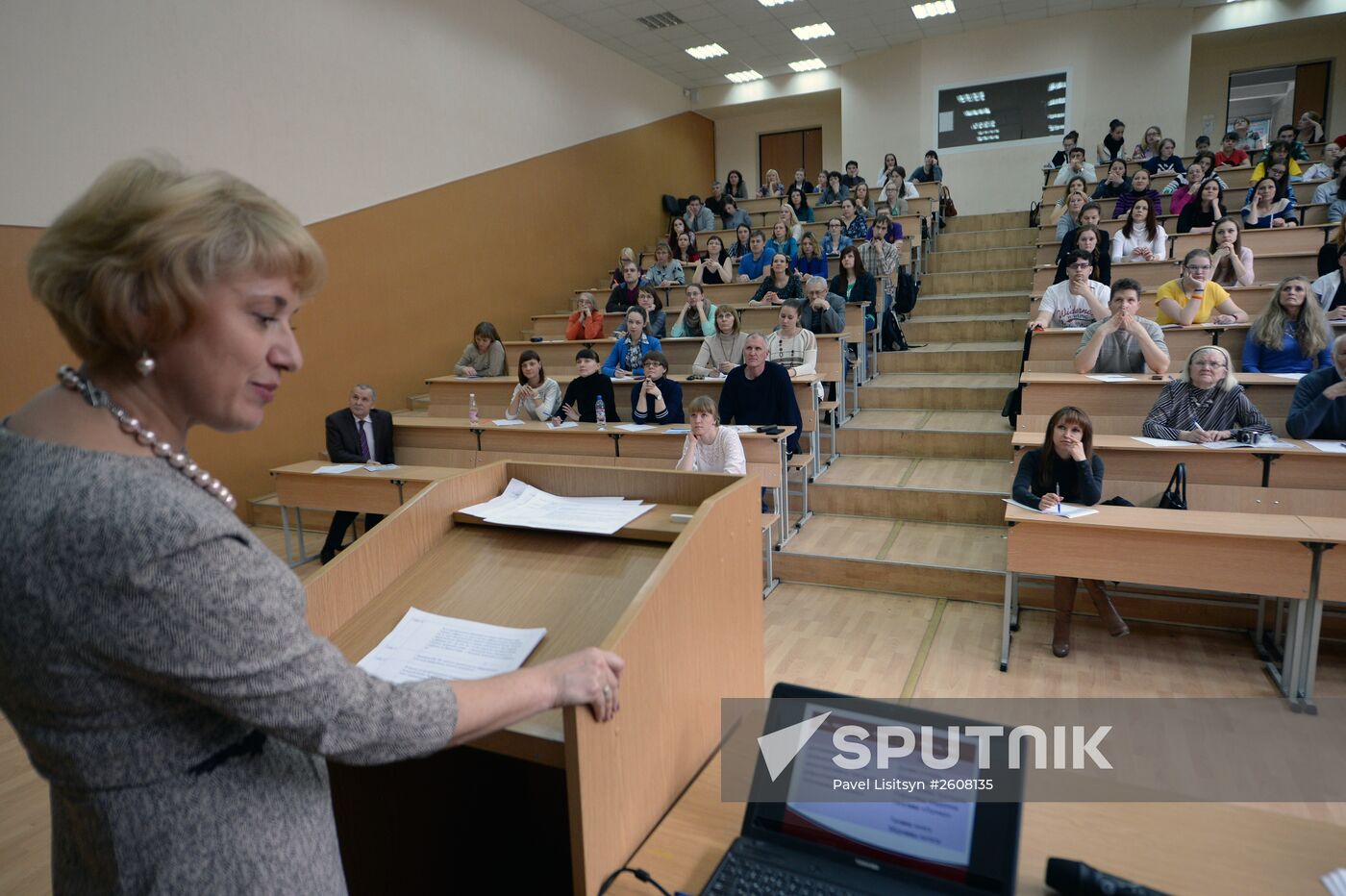 Total Dictation 2015 international educational campaign