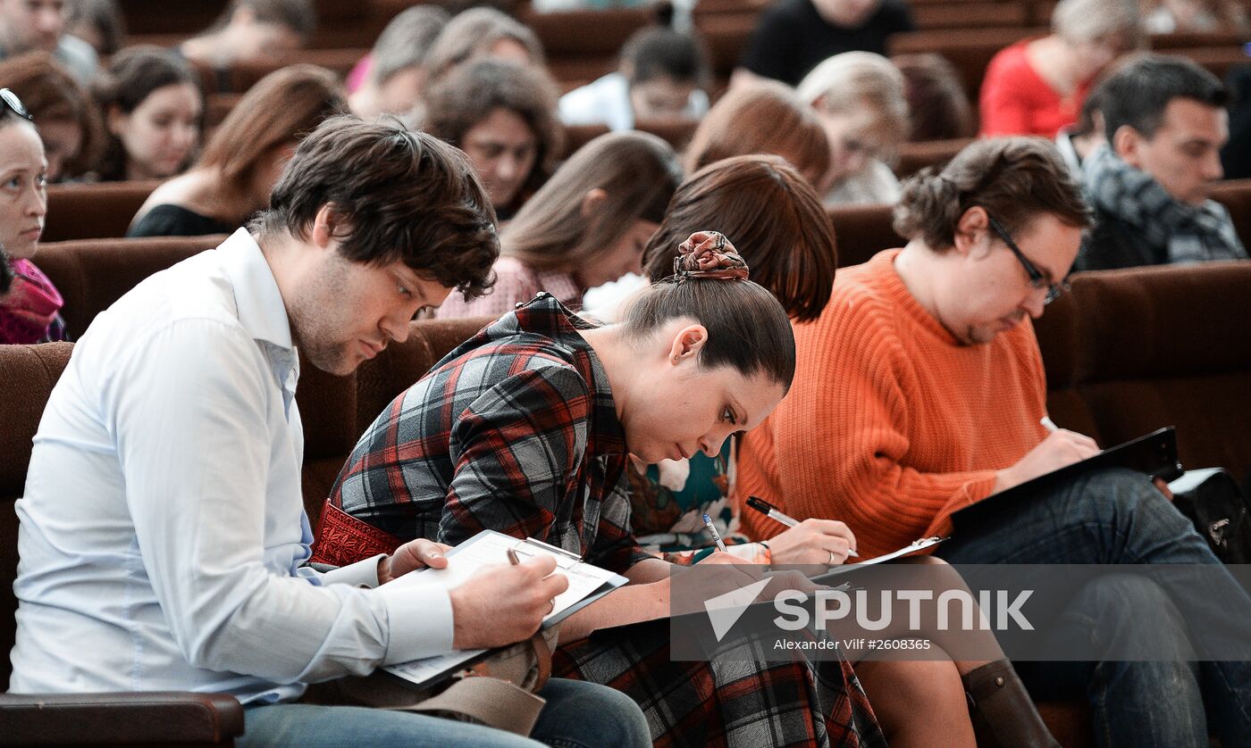 Total Dictation 2015 international literacy event in Moscow