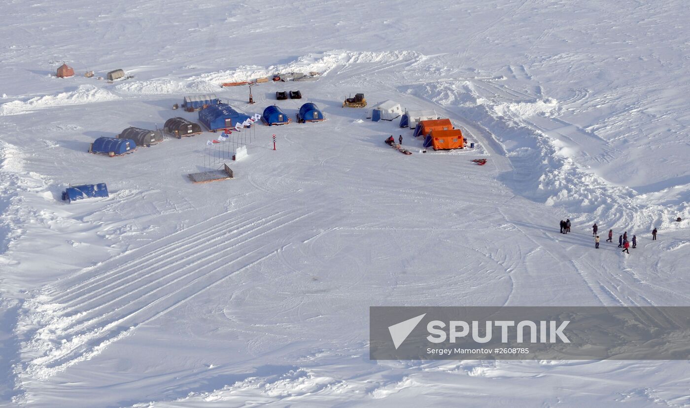 Opening the North Pole 2015 drifting station in the Arctic Ocean