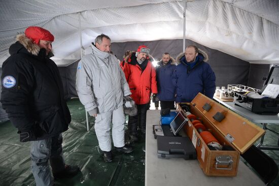 Opening the North Pole 2015 drifting station in the Arctic Ocean