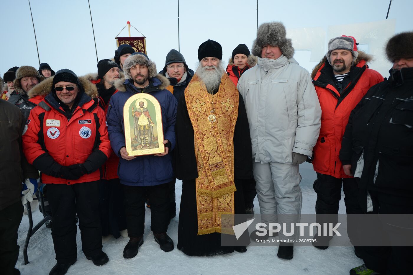 Opening the North Pole 2015 drifting station in the Arctic Ocean