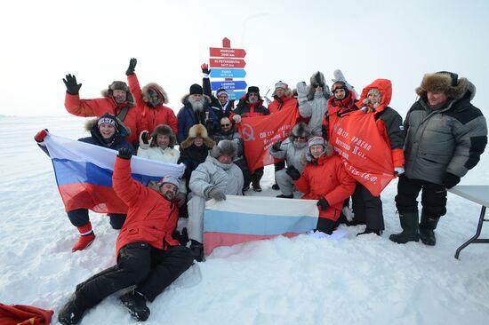 Opening the North Pole 2015 drifting station in the Arctic Ocean
